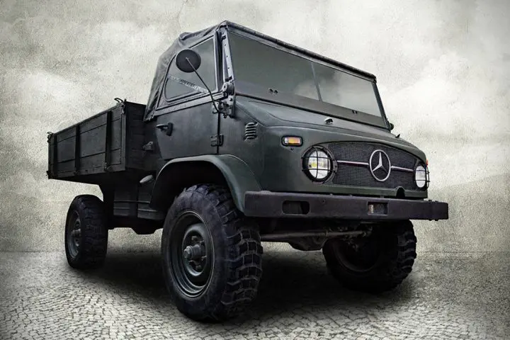 mercedes truck that looks like a jeep